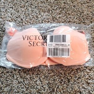 Victoria Secret 32DD bra